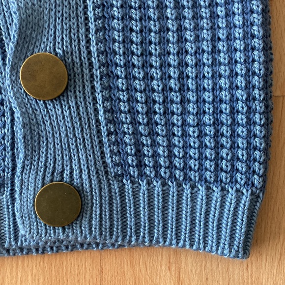 Simply Noelle blue knit neck warmer with buttons NWOT - Picture 3 of 6